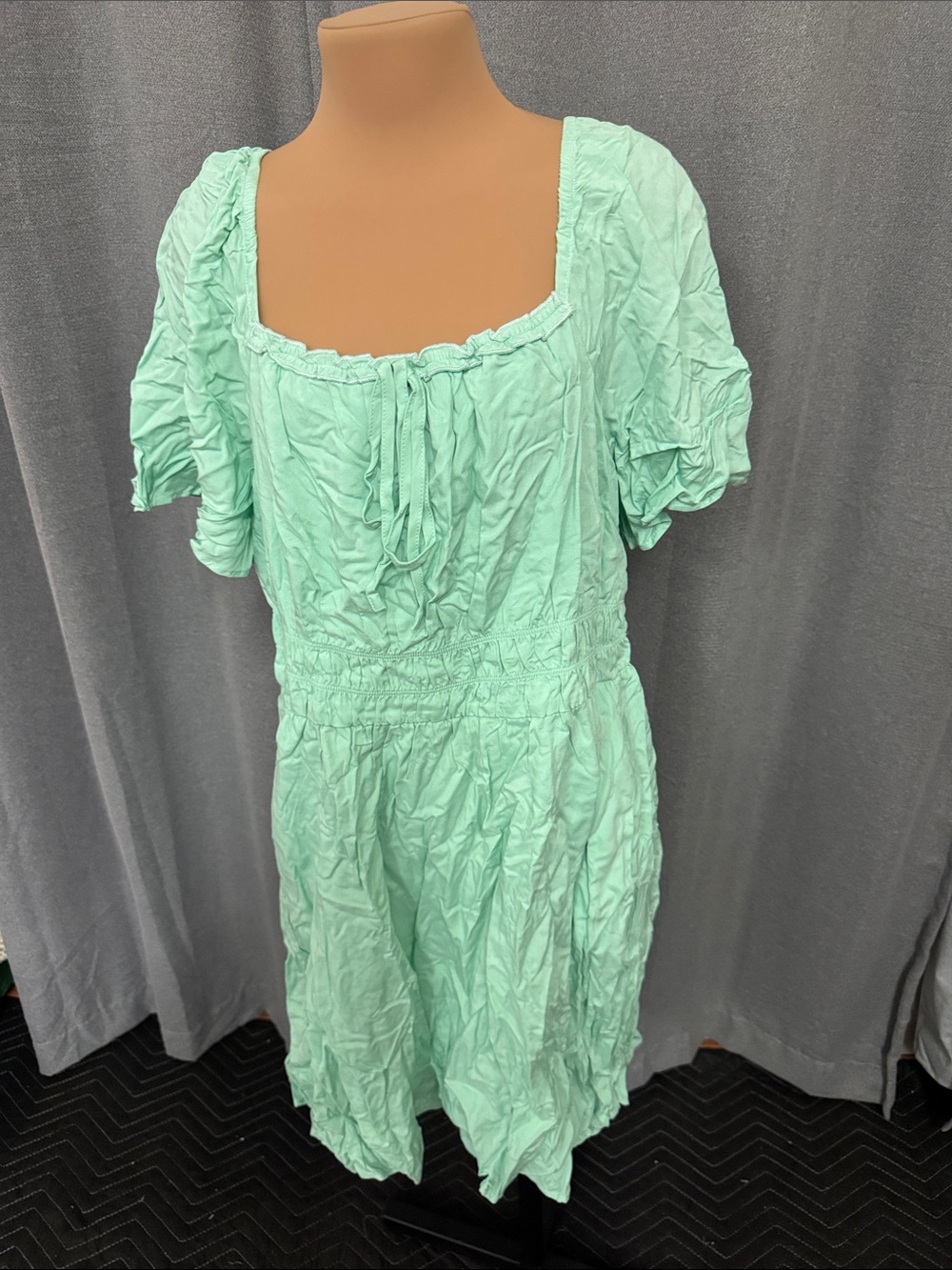 BloomChic Green Dress with White Tag